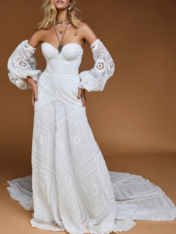 Rue De Seine Halo by Lovely Bride